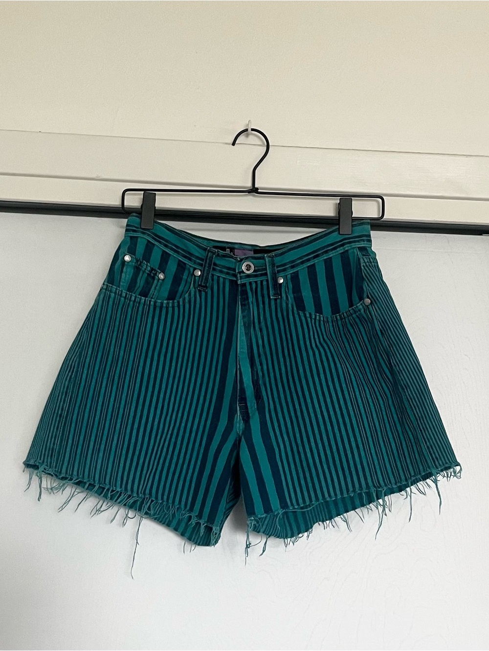 VTG Levi’s Silver Tab striped shorts